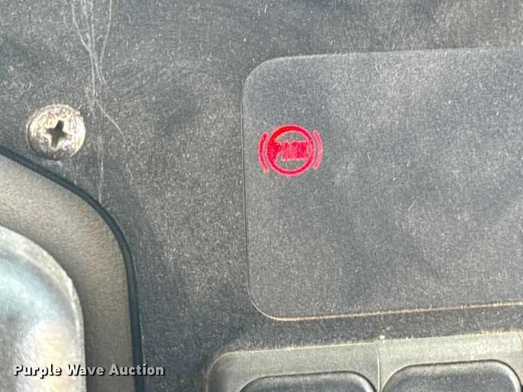 image for item DQ6832 2005 Bluebird Vision school bus