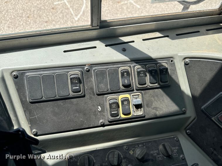 image for item DQ6832 2005 Bluebird Vision school bus