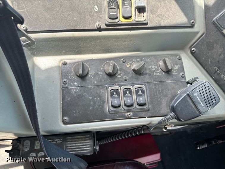 image for item DQ6832 2005 Bluebird Vision school bus