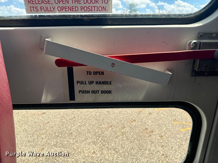 image for item DQ6832 2005 Bluebird Vision school bus