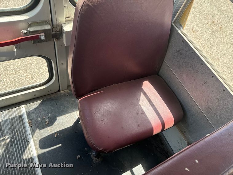 image for item DQ6832 2005 Bluebird Vision school bus