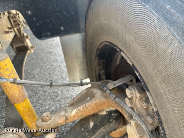 image for item DQ6832 2005 Bluebird Vision school bus