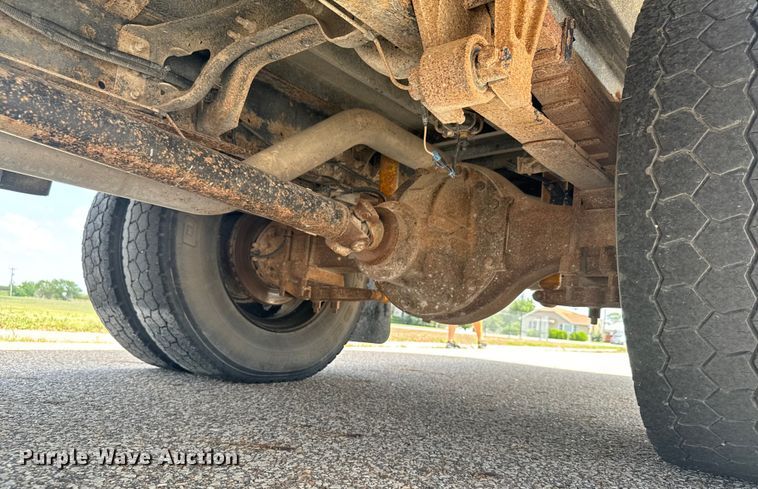 image for item DQ6832 2005 Bluebird Vision school bus