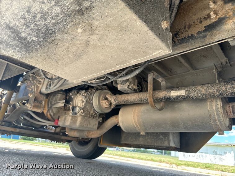 image for item DQ6832 2005 Bluebird Vision school bus