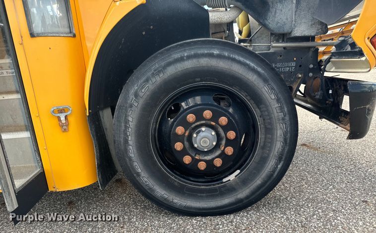 image for item DQ6832 2005 Bluebird Vision school bus