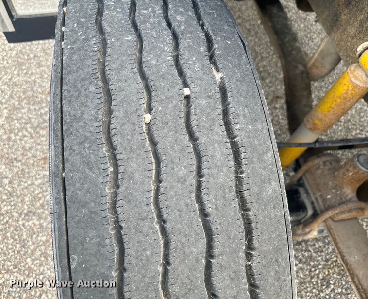 image for item DQ6832 2005 Bluebird Vision school bus