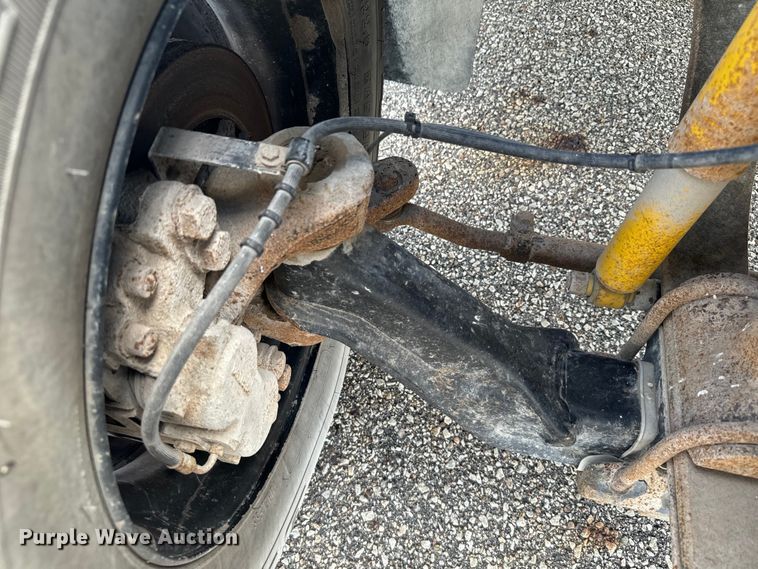 image for item DQ6832 2005 Bluebird Vision school bus