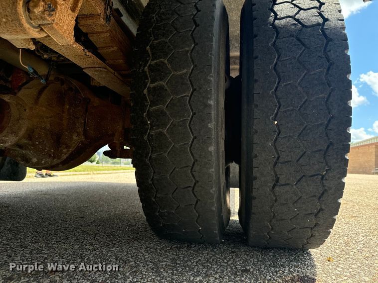 image for item DQ6832 2005 Bluebird Vision school bus