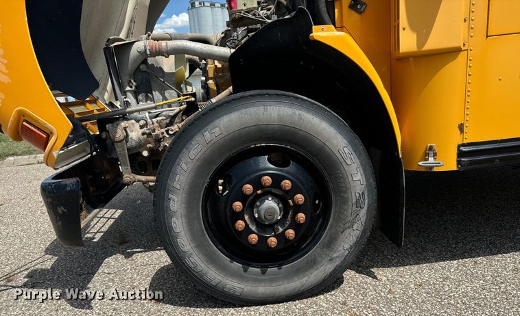 image for item DQ6832 2005 Bluebird Vision school bus