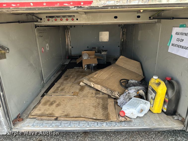 image for item DQ6833 1999 Prevost coach bus