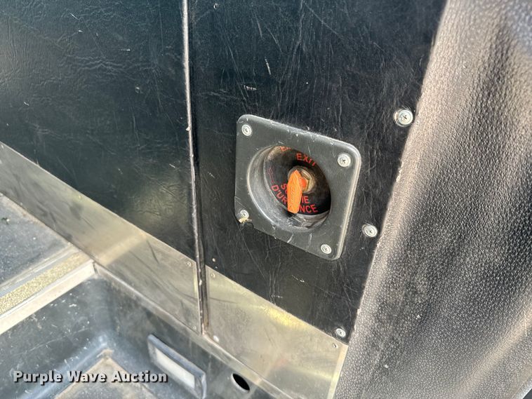 image for item DQ6833 1999 Prevost coach bus