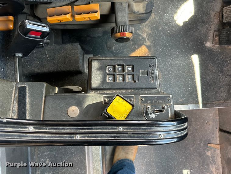 image for item DQ6833 1999 Prevost coach bus