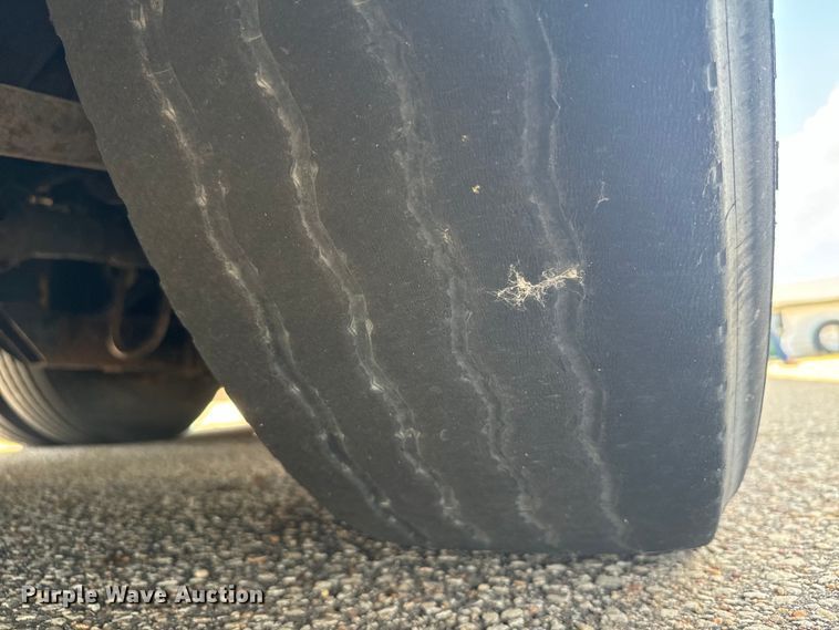 image for item DQ6833 1999 Prevost coach bus