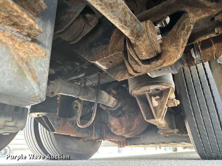 image for item DQ6833 1999 Prevost coach bus