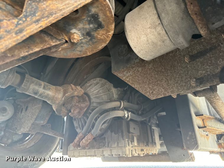 image for item DQ6833 1999 Prevost coach bus