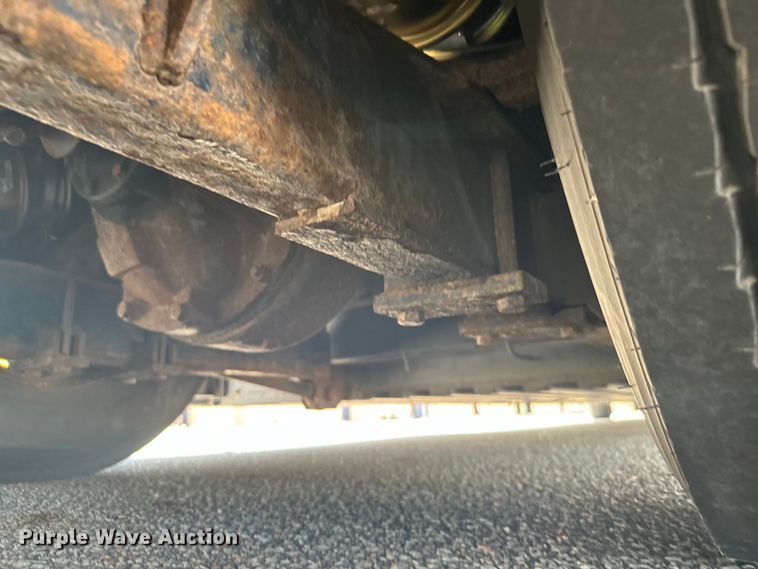 image for item DQ6833 1999 Prevost coach bus