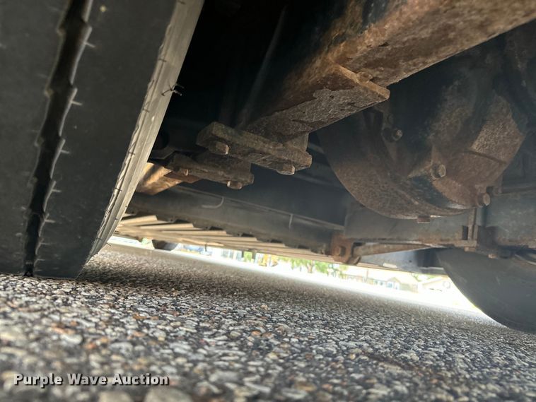 image for item DQ6833 1999 Prevost coach bus