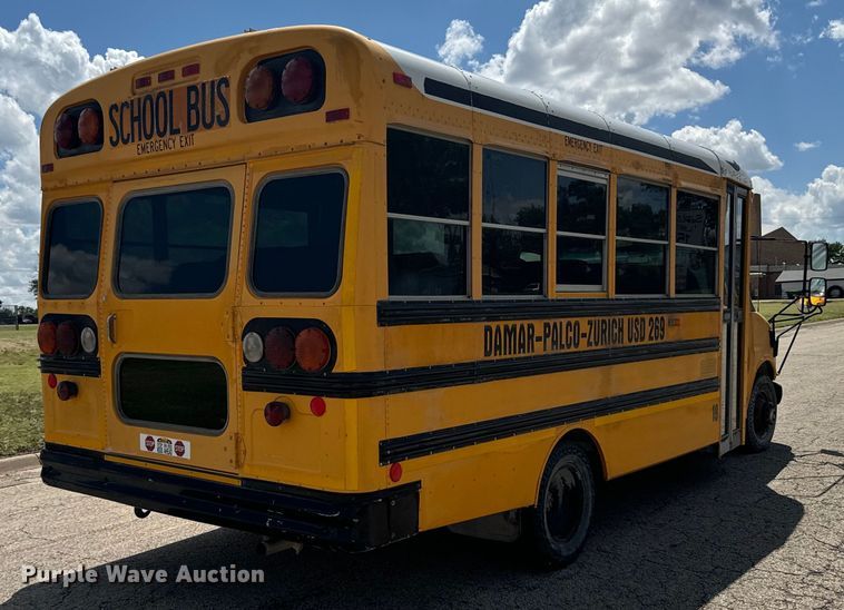 image for item DQ6834 2001 Chevrolet  Express school bus