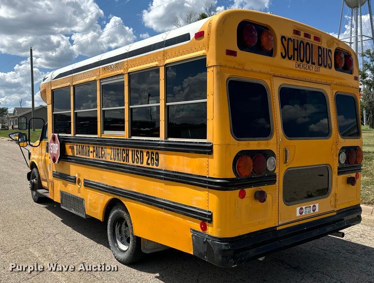image for item DQ6834 2001 Chevrolet  Express school bus