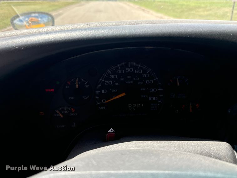 image for item DQ6834 2001 Chevrolet  Express school bus