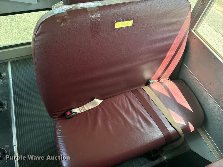 image for item DQ6834 2001 Chevrolet  Express school bus