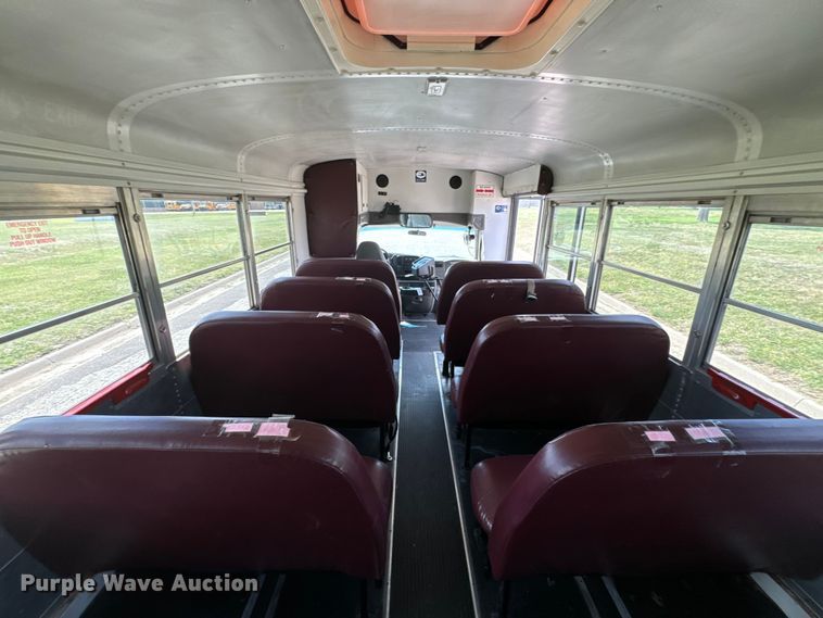 image for item DQ6834 2001 Chevrolet  Express school bus