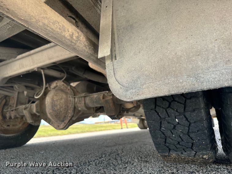 image for item DQ6834 2001 Chevrolet  Express school bus