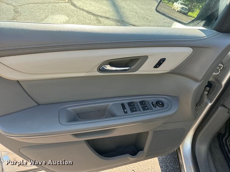 image for item DQ6860 2014 Chevrolet Traverse LS SUV