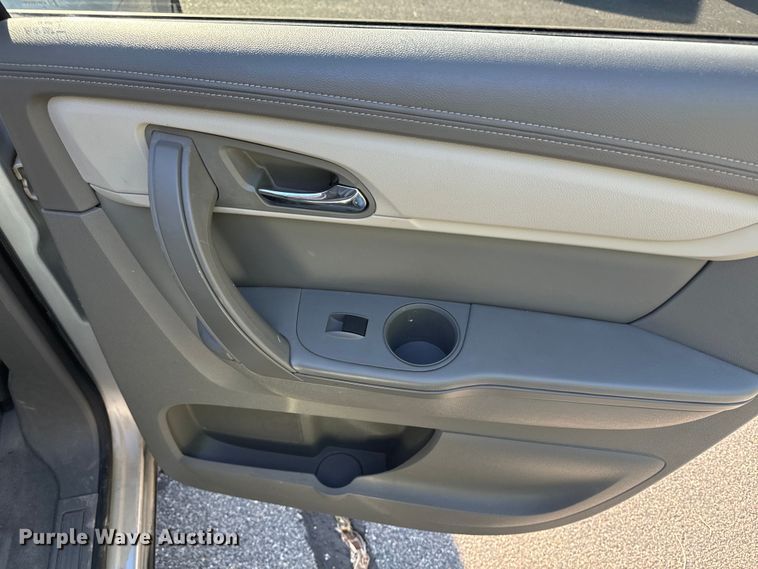 image for item DQ6860 2014 Chevrolet Traverse LS SUV