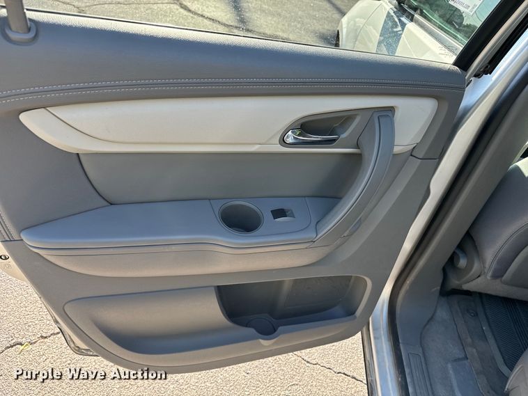 image for item DQ6860 2014 Chevrolet Traverse LS SUV