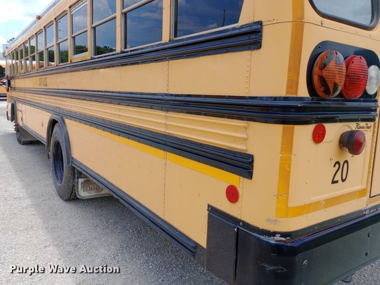 image for item DQ7204 2005 Blue Bird  school bus