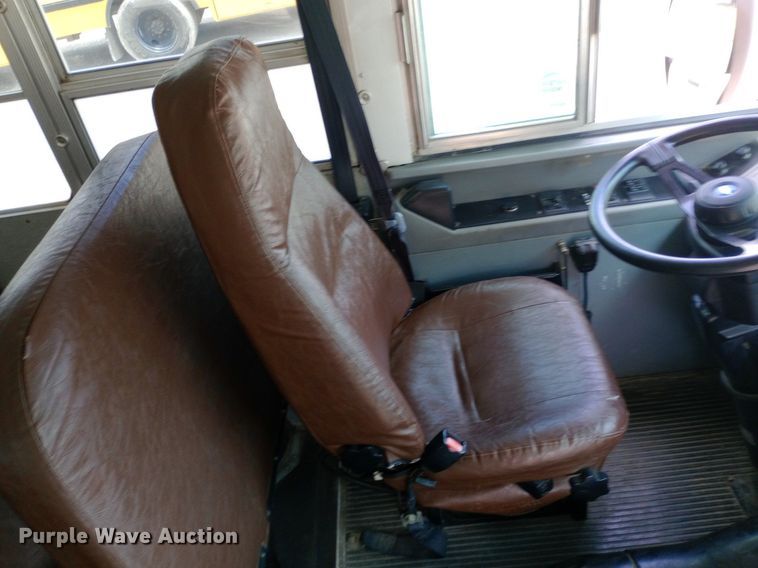 image for item DQ7204 2005 Blue Bird  school bus