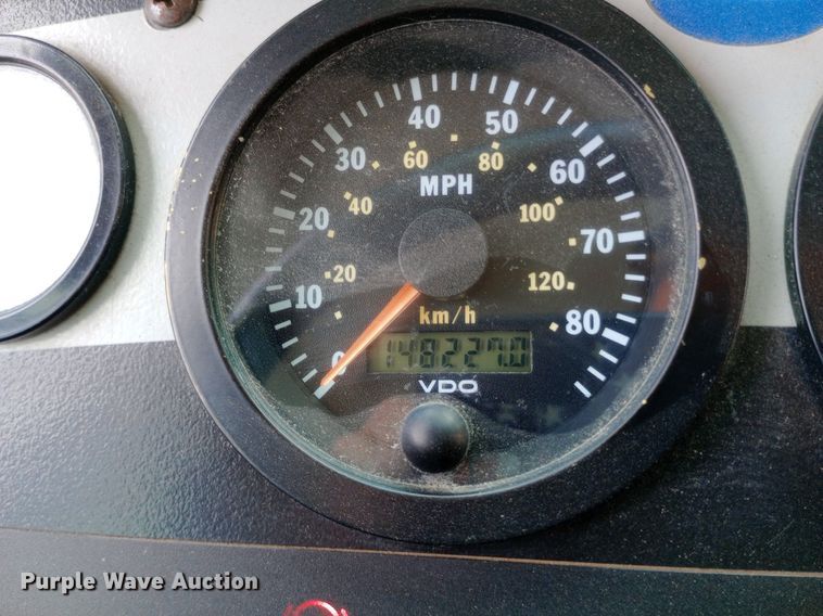 image for item DQ7204 2005 Blue Bird  school bus