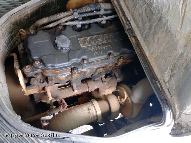 image for item DQ7204 2005 Blue Bird  school bus