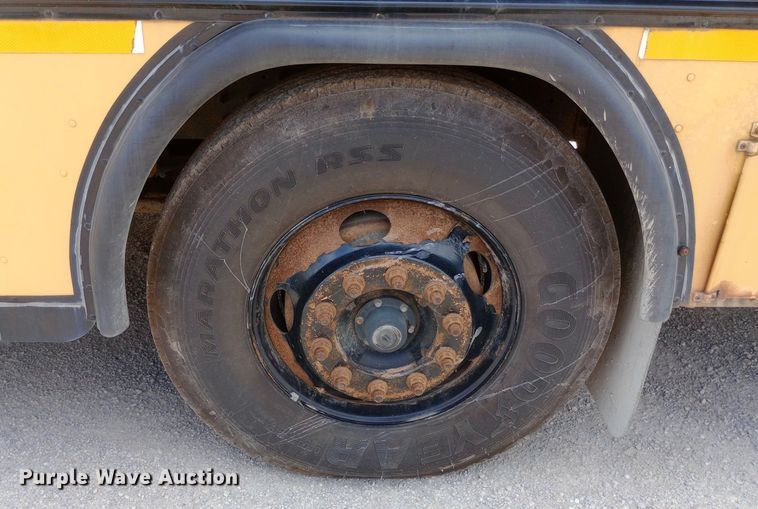 image for item DQ7204 2005 Blue Bird  school bus