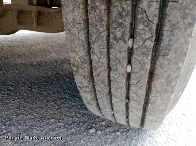 image for item DQ7204 2005 Blue Bird  school bus