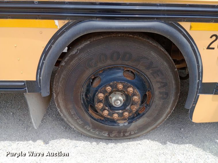 image for item DQ7204 2005 Blue Bird  school bus