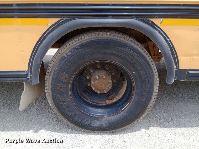 image for item DQ7204 2005 Blue Bird  school bus