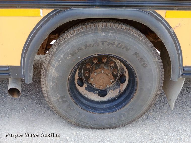 image for item DQ7204 2005 Blue Bird  school bus