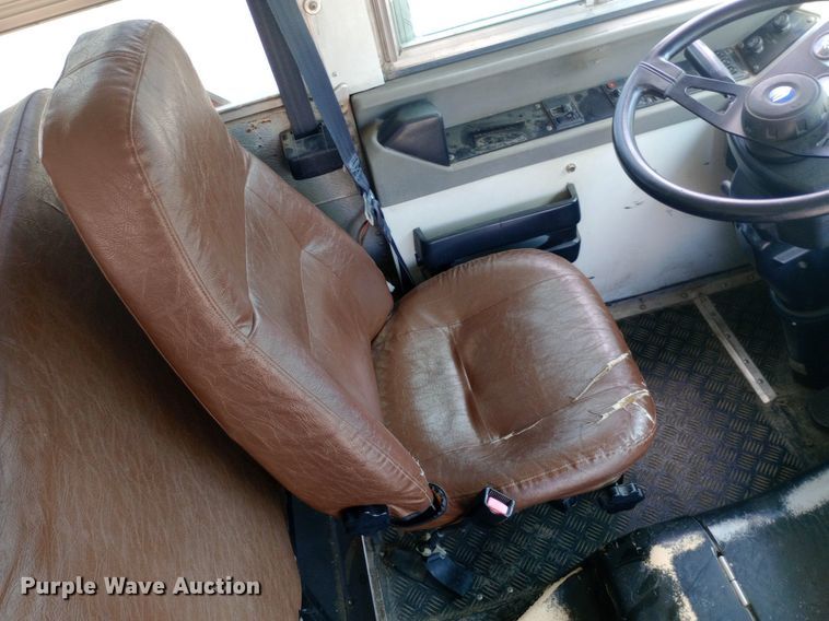 image for item DQ7205 2004 Blue Bird school bus