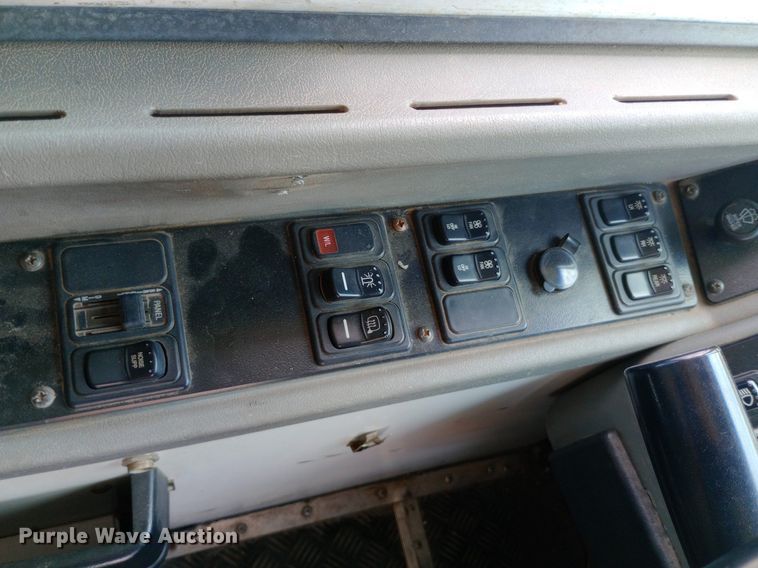 image for item DQ7205 2004 Blue Bird school bus