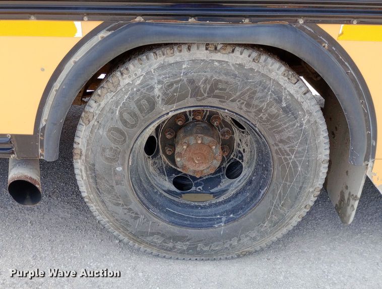 image for item DQ7205 2004 Blue Bird school bus