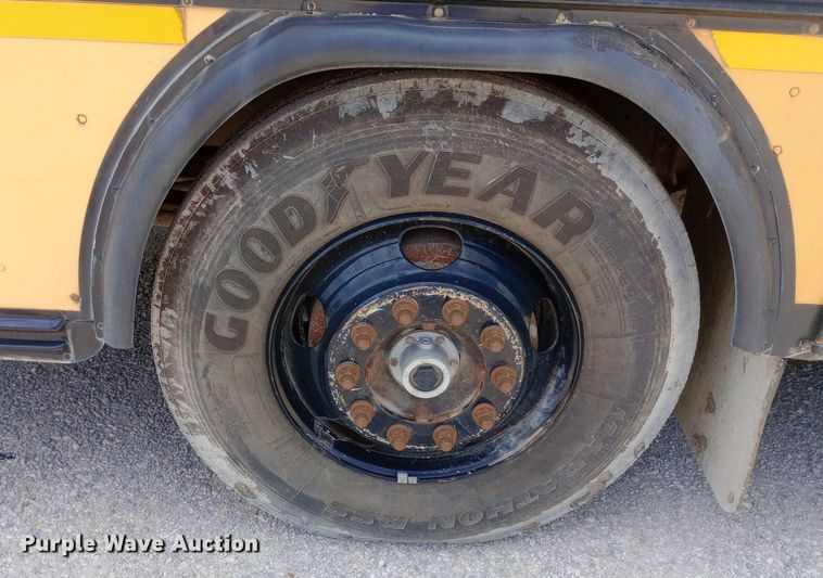 image for item DQ7205 2004 Blue Bird school bus