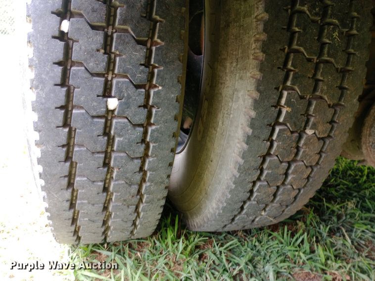 image for item DQ7208 2004 Blue Bird school bus