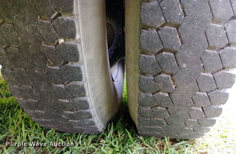 image for item DQ7208 2004 Blue Bird school bus