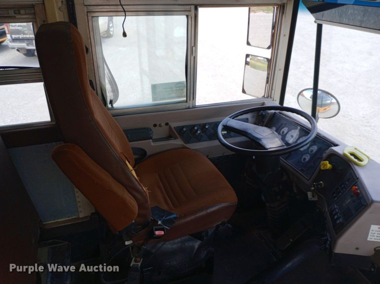 image for item DQ7209 2002 American Transportation Corporation school bus