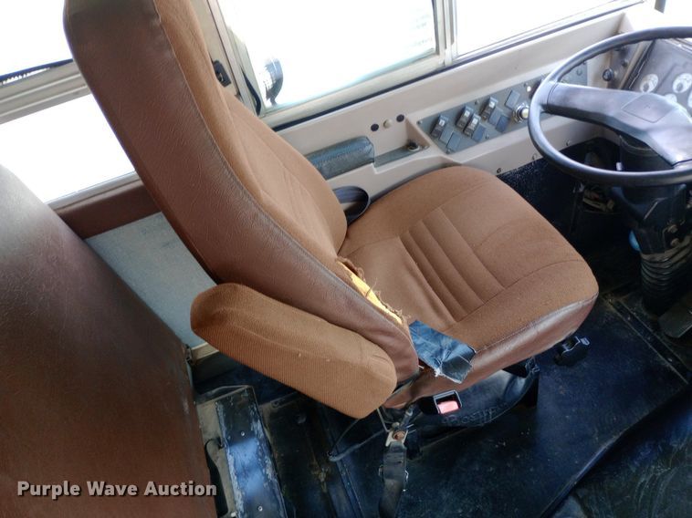 image for item DQ7209 2002 American Transportation Corporation school bus