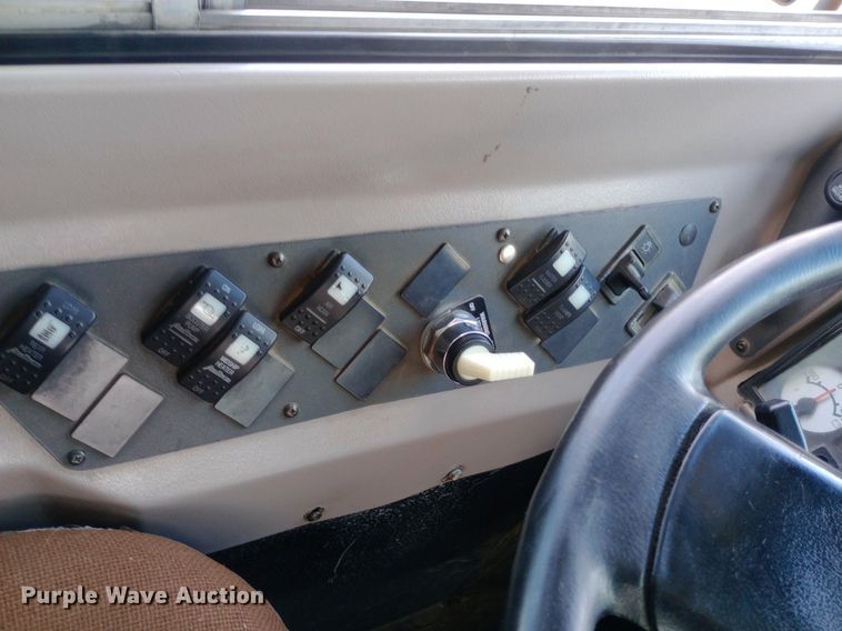 image for item DQ7209 2002 American Transportation Corporation school bus