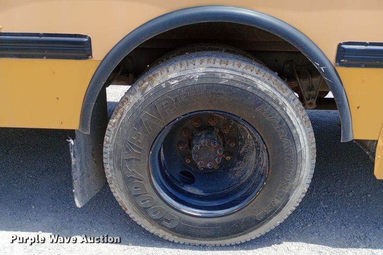 image for item DQ7209 2002 American Transportation Corporation school bus