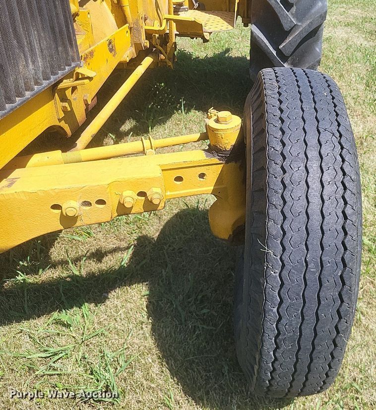 image for item DR4844 John Deere  301 tractor